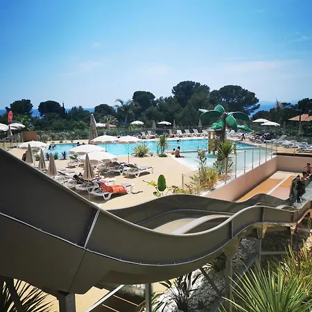 Camping Mobil Avec Vue Exceptionnelle *